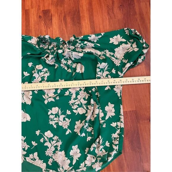 Sienna  Sky Green Floral Blouse size medium - Picture 7 of 8